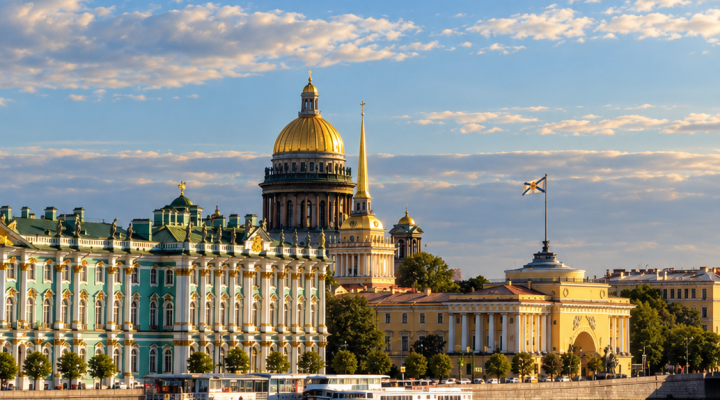 Крепость с берега